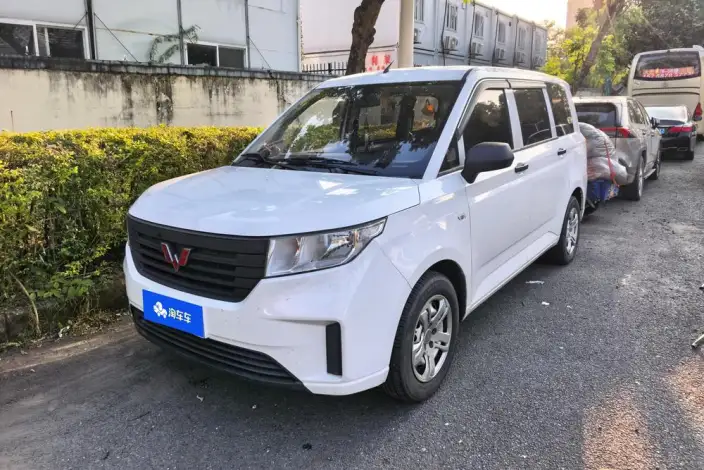 WULING Hongguang Plus 2020 Model 1.5L Manual Standard Model 5 seat – фото 1
