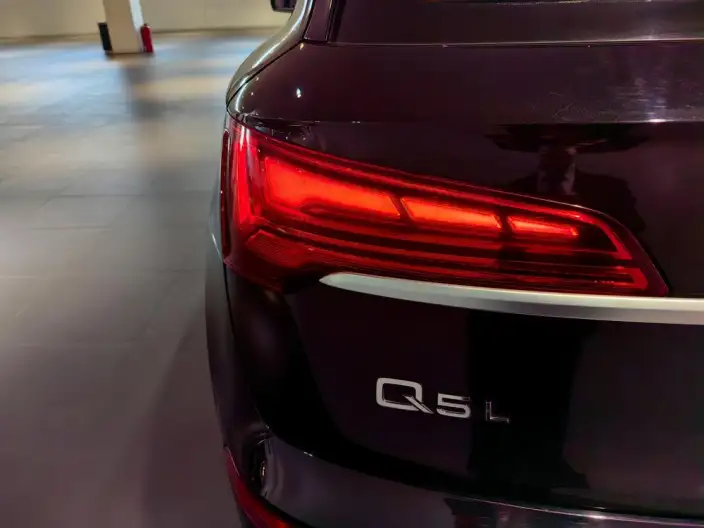 Audi Q5L 2022 Model Facelift 40T Luxury Dynamic Model – фото 9
