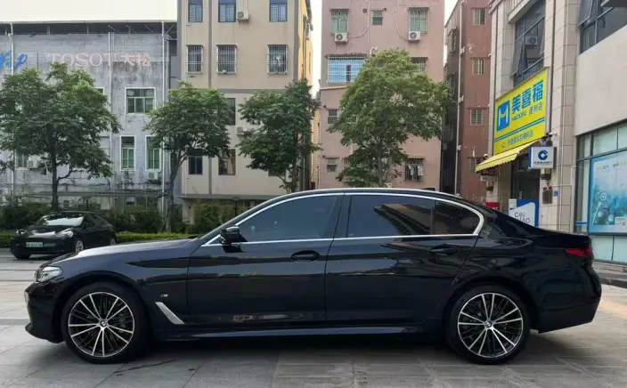 BMW 5 Series 2023 Model 530Li Leading Model Luxury Set – фото 4