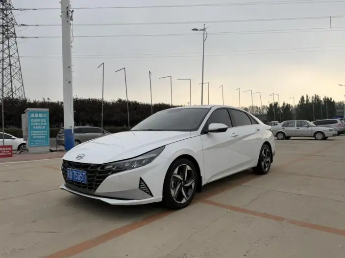 Hyundai Ioniq 2023 Model 1.5L CVT GLX Elite Edition – фото 1