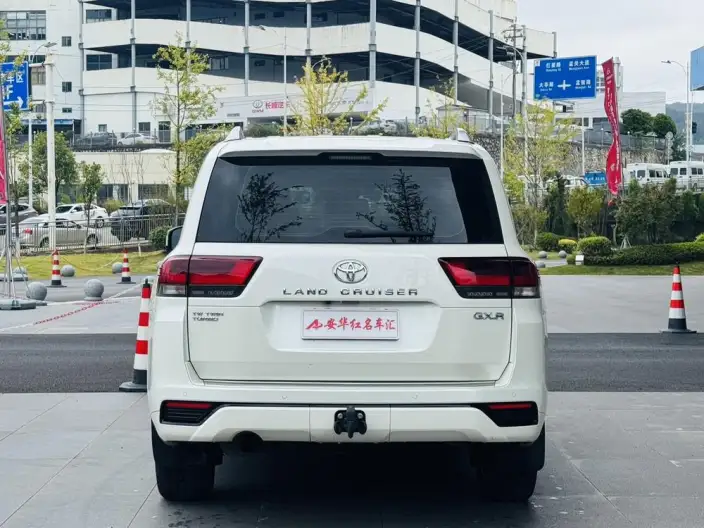 Land Cruiser (import 2024 Model 3.3T Automatic 4WD 7 seat Parallel Imported – фото 4
