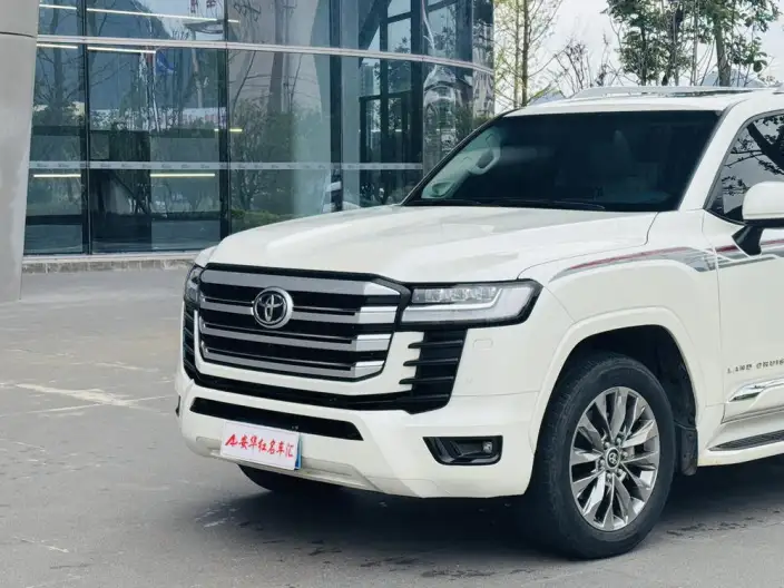 Land Cruiser (import 2024 Model 3.3T Automatic 4WD 7 seat Parallel Imported – фото 10