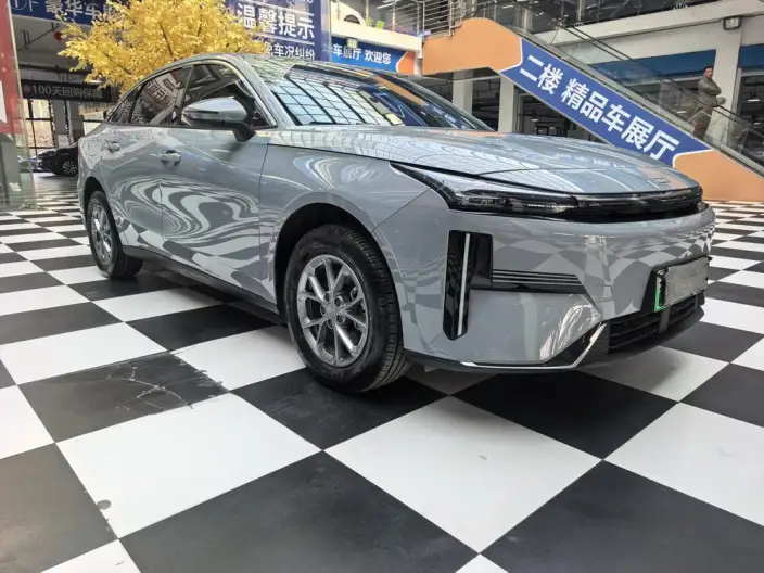 Geely Galaxy L6 2025 Model 1.5 EM-i DHT 60KM Voyage Edition – фото 3