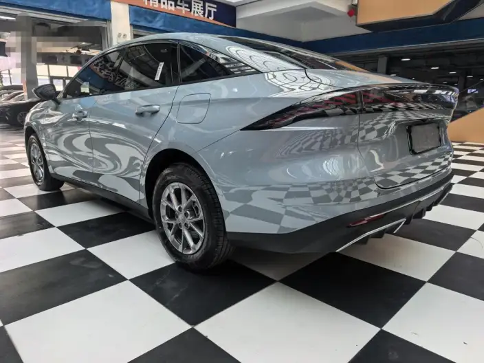 Geely Galaxy L6 2025 Model 1.5 EM-i DHT 60KM Voyage Edition – фото 4