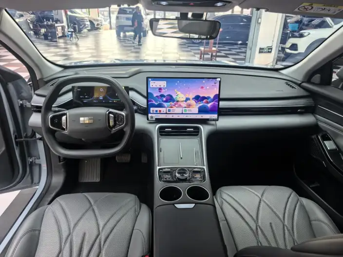 Geely Galaxy L6 2025 Model 1.5 EM-i DHT 60KM Voyage Edition – фото 9
