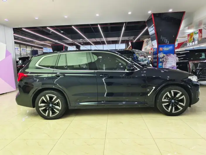 BMW iX3 2022 Model Leading Model – фото 7