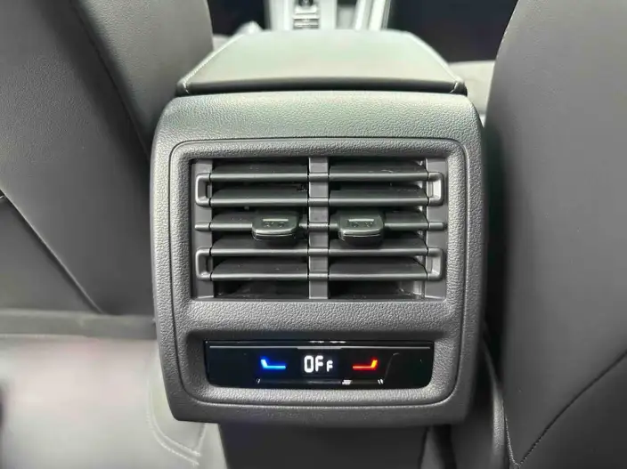 Volkswagen Golf 2023 Model Facelift 280TSI DSG R-Line – фото 9