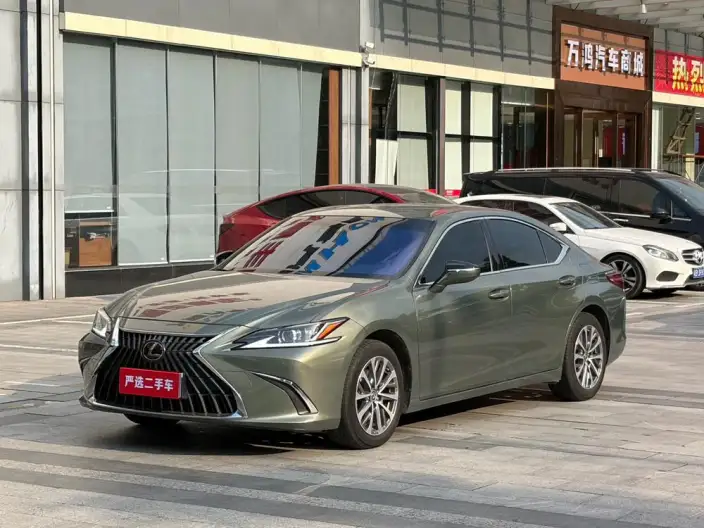 Lexus ES 2022 Model 200 Superior Edition – фото 1
