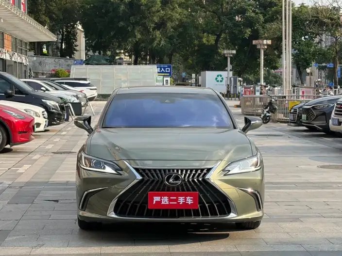 Lexus ES 2022 Model 200 Superior Edition – фото 2
