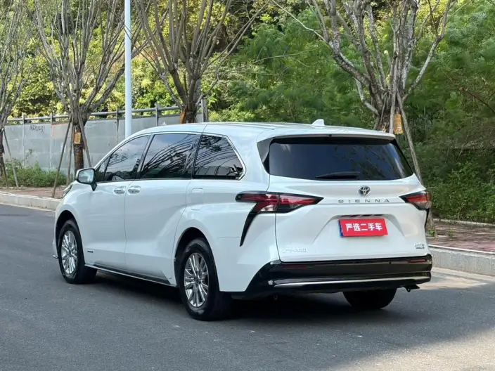 Toyota Sienna 2021 Model 2.5L Hybrid Supreme Edition – фото 4