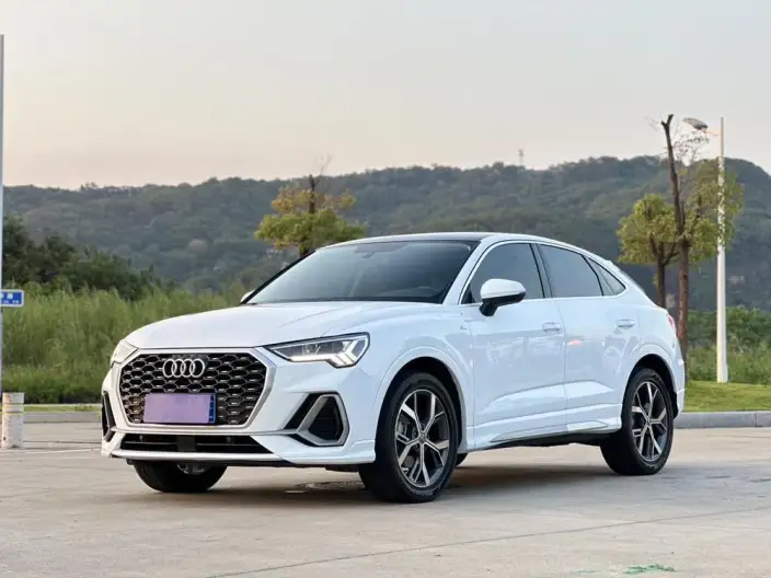 AUDI Q3 Sportback 2022 Model 40 TFSI Fashion Model – фото 1