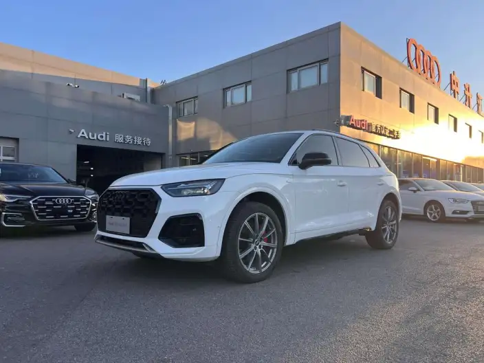 Audi Q5L 2022 Model 45T Luxury Dynamic Model – фото 1