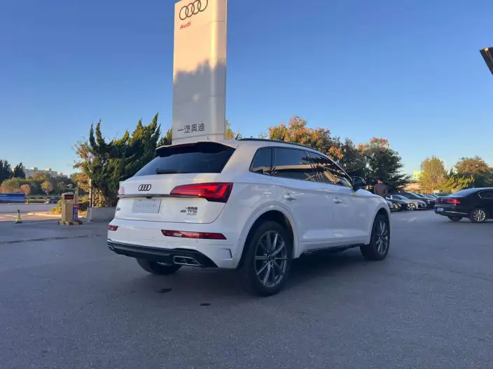 Audi Q5L 2022 Model 45T Luxury Dynamic Model – фото 5