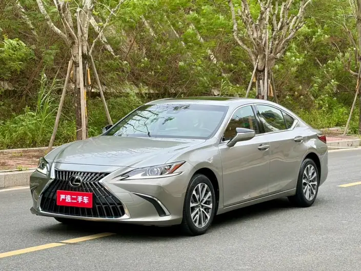Lexus ES 2022 Model 200 Superior Edition – фото 1