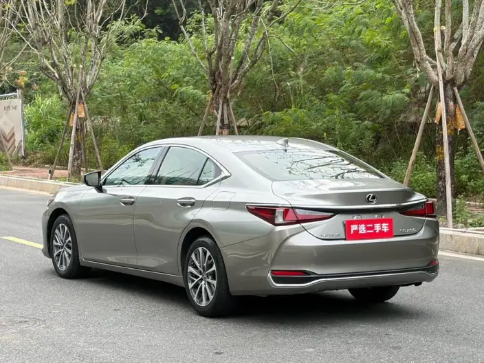 Lexus ES 2022 Model 200 Superior Edition – фото 4