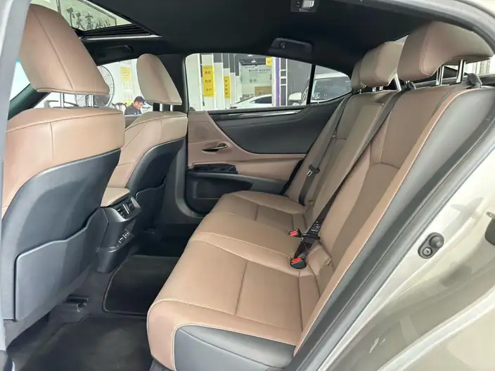 Lexus ES 2021 Model 200 Superior Edition – фото 9