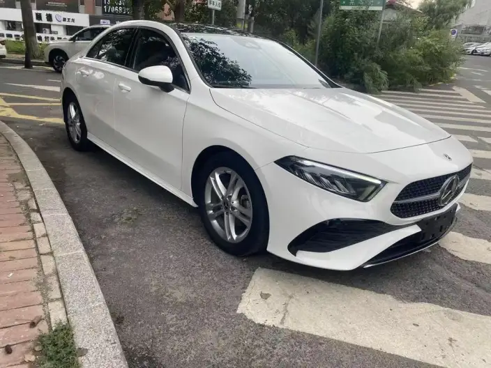 Mercedes-Benz A-class 2023 Model A 180 L Sports sedan – фото 3