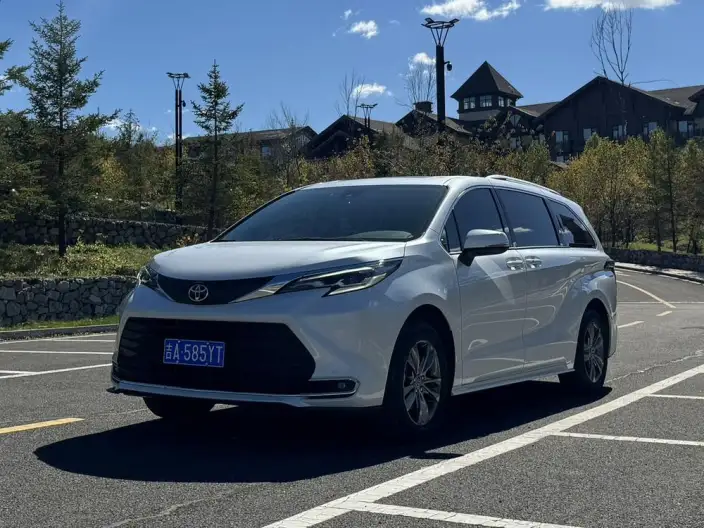 Toyota Sienna 2026 Model Hybrid 2.5L Comfort Edition – фото 1