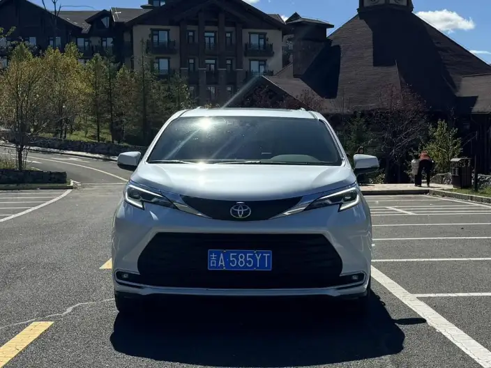 Toyota Sienna 2026 Model Hybrid 2.5L Comfort Edition – фото 2