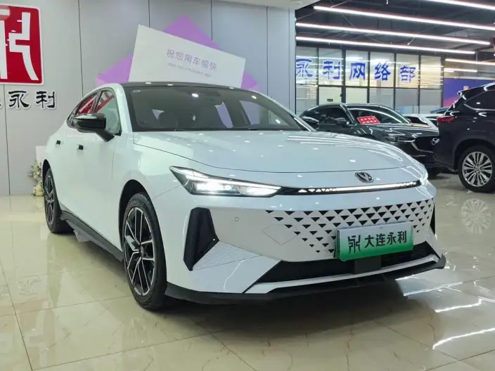 Changan UNI-V iDD 2024 Model Blue whale Smart power iDD 136km Smart Prestige Model – фото 3