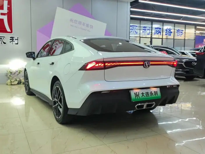 Changan UNI-V iDD 2024 Model Blue whale Smart power iDD 136km Smart Prestige Model – фото 5