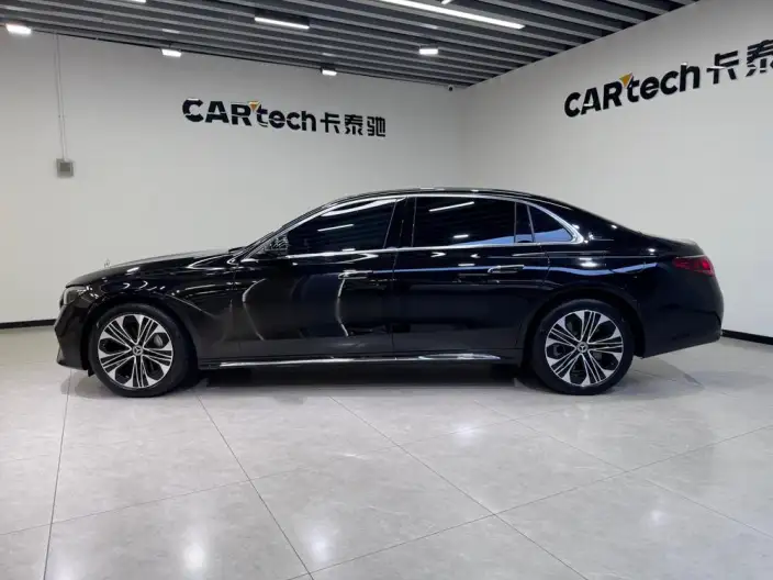 Mercedes-Benz E-Class PHEV 2024 Model E 350 e L sedan – фото 4