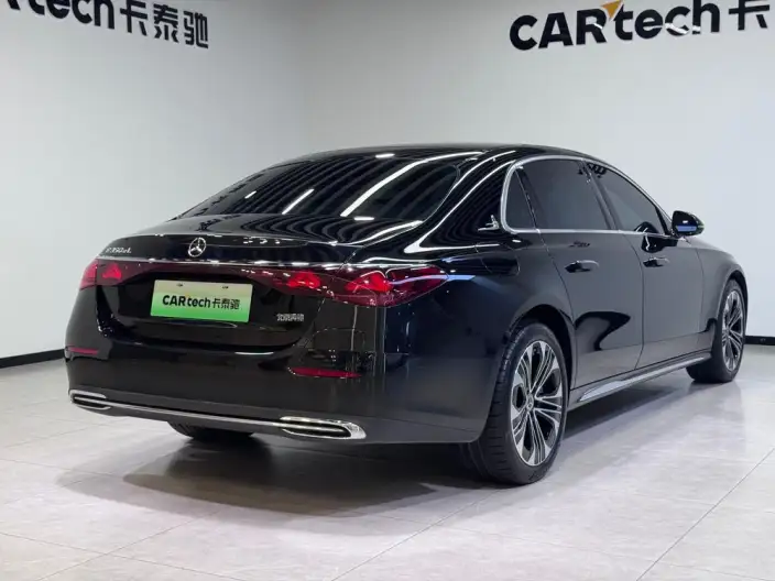 Mercedes-Benz E-Class PHEV 2024 Model E 350 e L sedan – фото 7