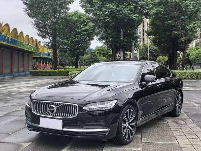 Volvo S90 2024 Model B5 Smart Range Deluxe Edition – фото 1