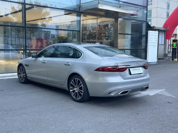 Jaguar XFL 2025 Model 2.0T P250 2WD Exclusive Deluxe Edition – фото 4