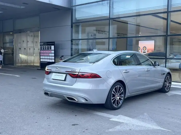 Jaguar XFL 2025 Model 2.0T P250 2WD Exclusive Deluxe Edition – фото 6
