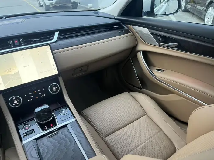 Jaguar XFL 2025 Model 2.0T P250 2WD Exclusive Deluxe Edition – фото 7