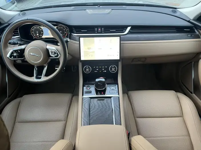 Jaguar XFL 2025 Model 2.0T P250 2WD Exclusive Deluxe Edition – фото 8