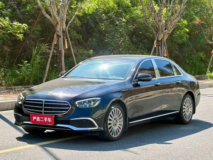 Mercedes-Benz E-Class 2023 Model E 300 L Luxury Model sedan – фото 1
