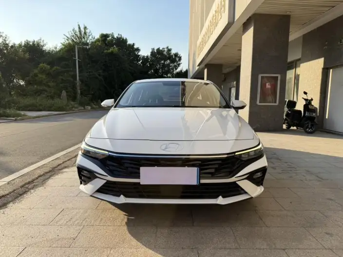 Hyundai Ioniq 2023 Model 1.5L CVT GLX Elite Edition – фото 2