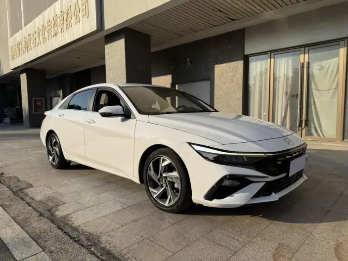 Hyundai Ioniq 2023 Model 1.5L CVT GLX Elite Edition – фото 3