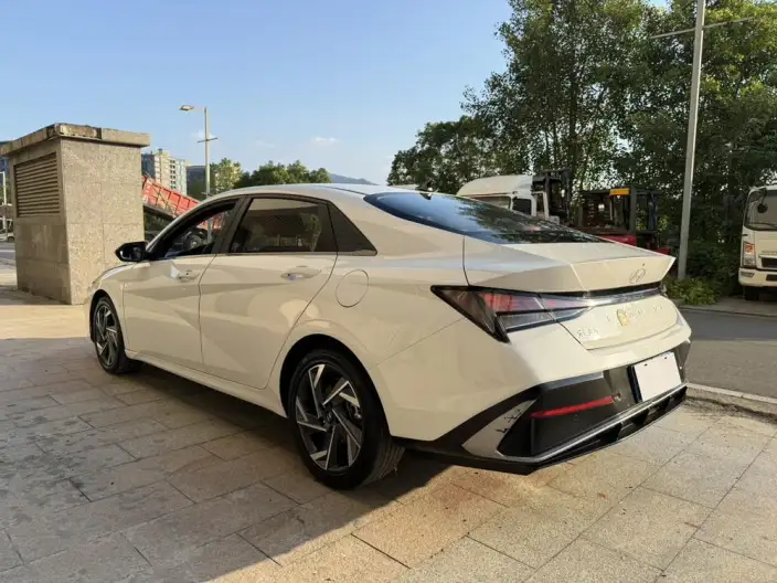 Hyundai Ioniq 2023 Model 1.5L CVT GLX Elite Edition – фото 5