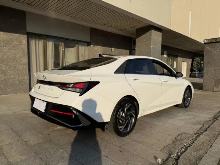Hyundai Ioniq 2023 Model 1.5L CVT GLX Elite Edition – фото 7