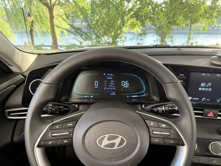 Hyundai Ioniq 2023 Model 1.5L CVT GLX Elite Edition – фото 9