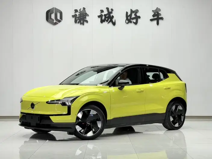 Volvo EX30 2025 Model Rear Drive Long Battery Life Pro Edition Ultra – фото 1