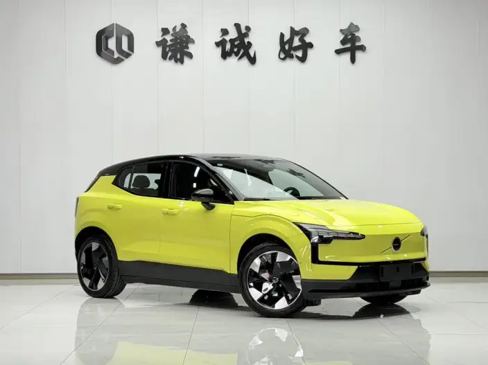 Volvo EX30 2025 Model Rear Drive Long Battery Life Pro Edition Ultra – фото 3