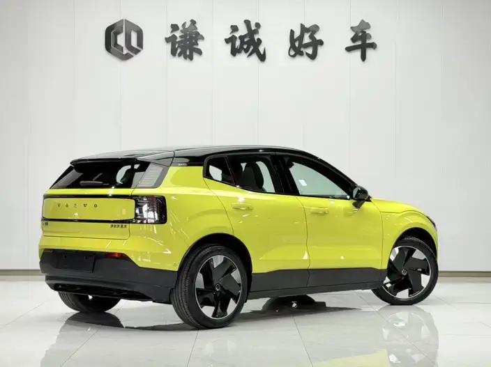 Volvo EX30 2025 Model Rear Drive Long Battery Life Pro Edition Ultra – фото 7