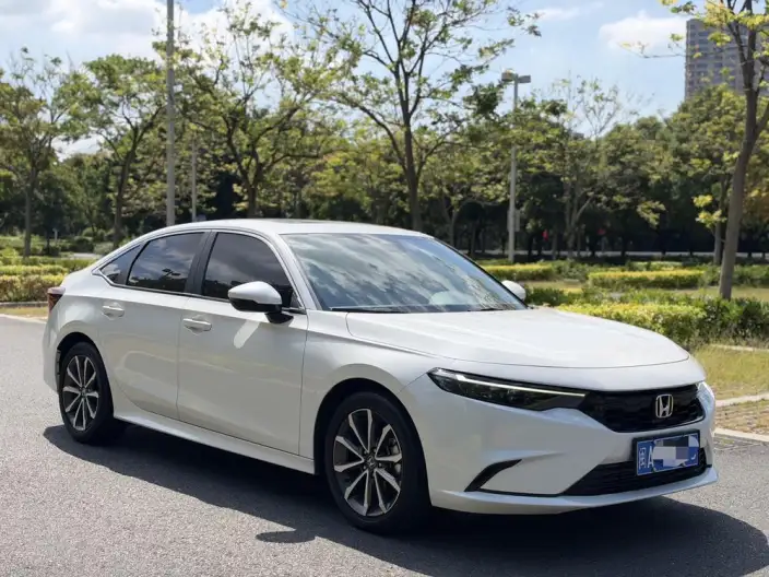Model Ge 2023 Model 240TURBO CVT Deluxe Edition – фото 3