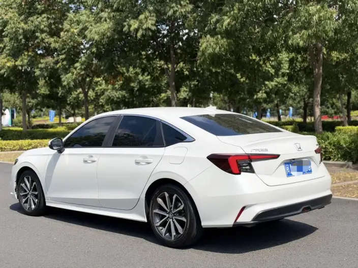 Model Ge 2023 Model 240TURBO CVT Deluxe Edition – фото 4