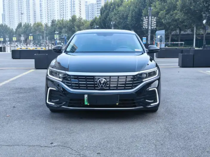Volkswagen Passat PHEV 2022 Model 430PHEV Hybrid Business Edition – фото 2