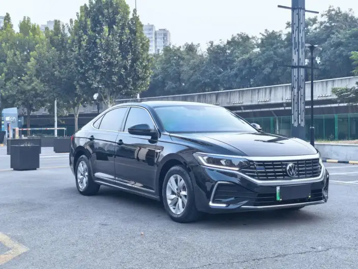 Volkswagen Passat PHEV 2022 Model 430PHEV Hybrid Business Edition – фото 3