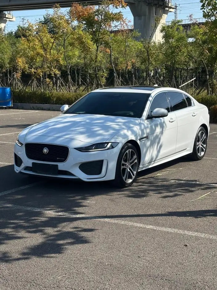Jaguar XE L 2023 Model 2.0T 250PS R-DYNAMIC S Enterprising Sports Edition – фото 1