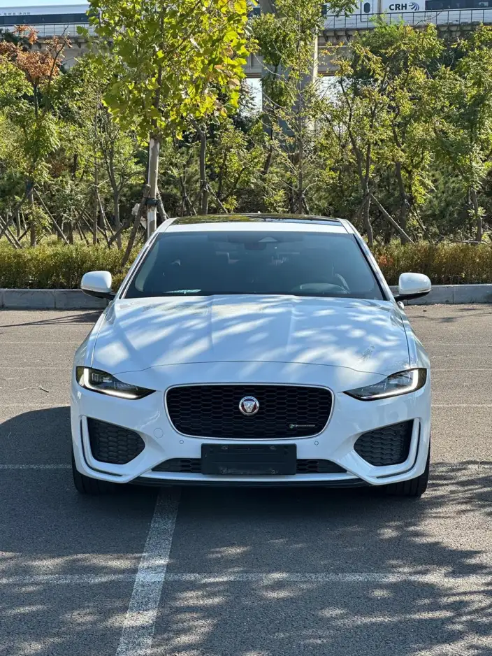 Jaguar XE L 2023 Model 2.0T 250PS R-DYNAMIC S Enterprising Sports Edition – фото 2