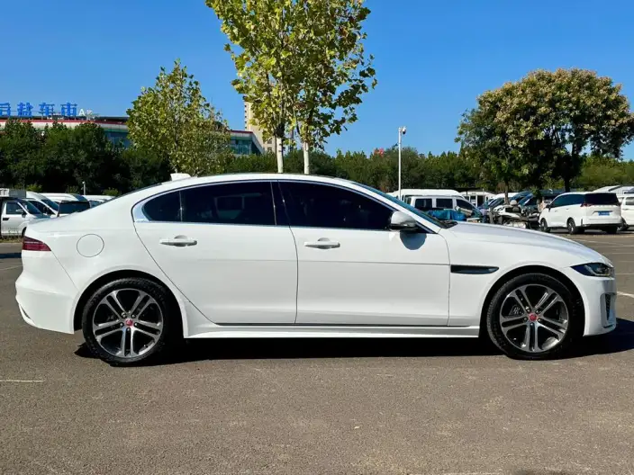 Jaguar XE L 2023 Model 2.0T 250PS R-DYNAMIC S Enterprising Sports Edition – фото 8