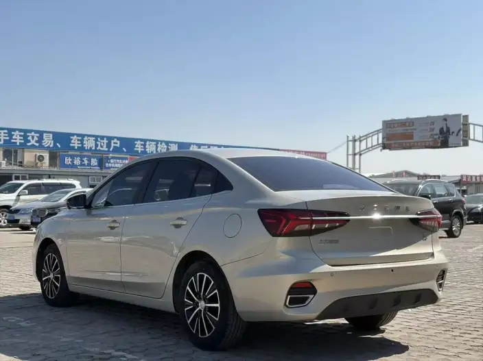 Roewe i5 2021 Model 1.5L CVT Diamond Edition – фото 4