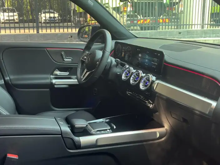 Mercedes-Benz GLB 2022 Model GLB 220 Dynamic Model – фото 9